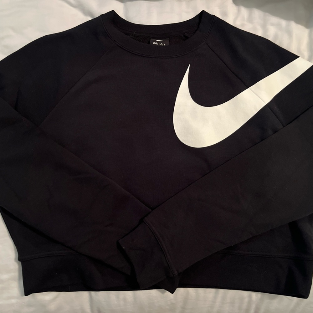 SOLD Nike Dri-Fit Cropped Crewneck Pullover Sweatshirt Logo Black Size S Women’s